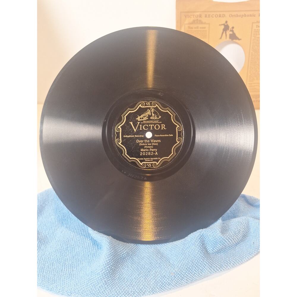 Victor 20282 Mario Perry- Over the Waves / Sirens Waltz 78rpm Vinyl- Excellent!